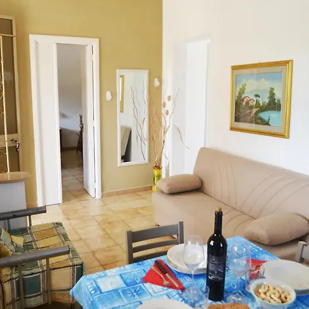 Comfortable Italian With Garden And Bbq San Foca